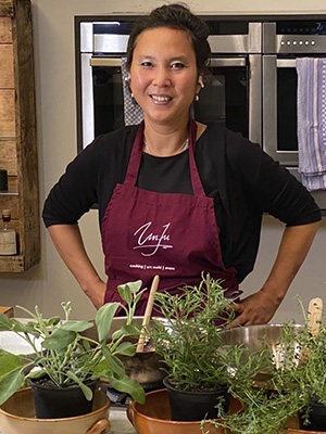 Kursleiterin für asiatische Küche Un-Ju Jeong